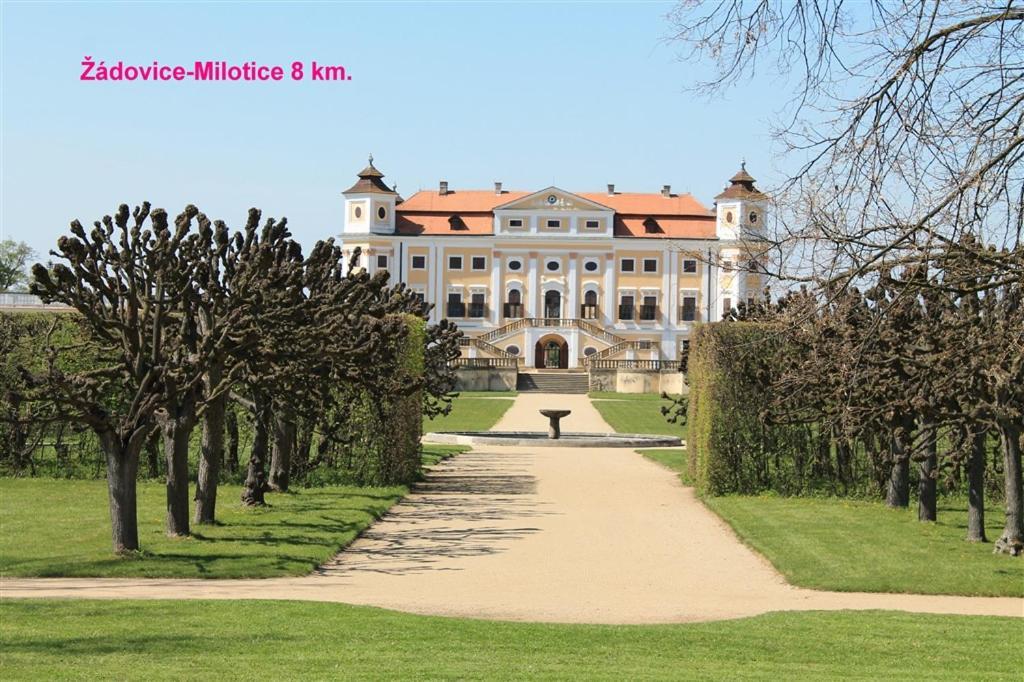 Cyklo Ubytovani A Vinny Sklep Zadovice Exterior foto