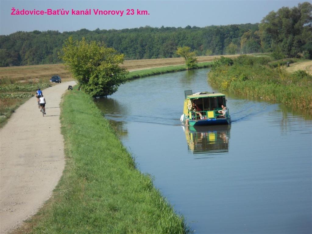 Cyklo Ubytovani A Vinny Sklep Zadovice Exterior foto